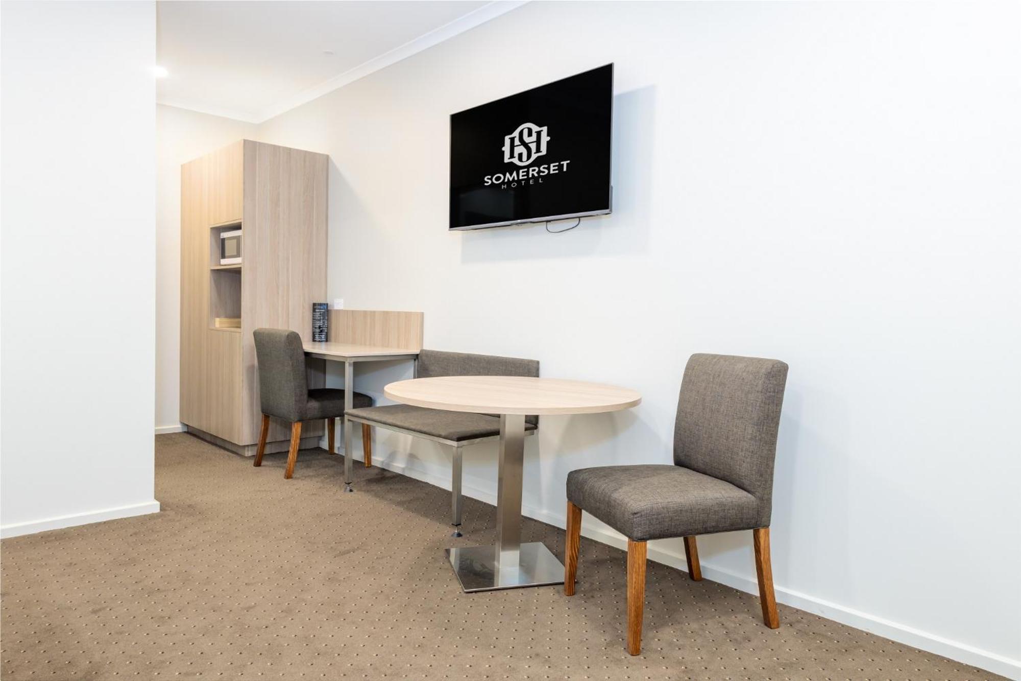Somerset Hotel Экстерьер фото